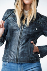 Damen Bikerstyle Lederjacke, Lammnappa Jeansblau washed Look tailliert mit Stoffkapuze