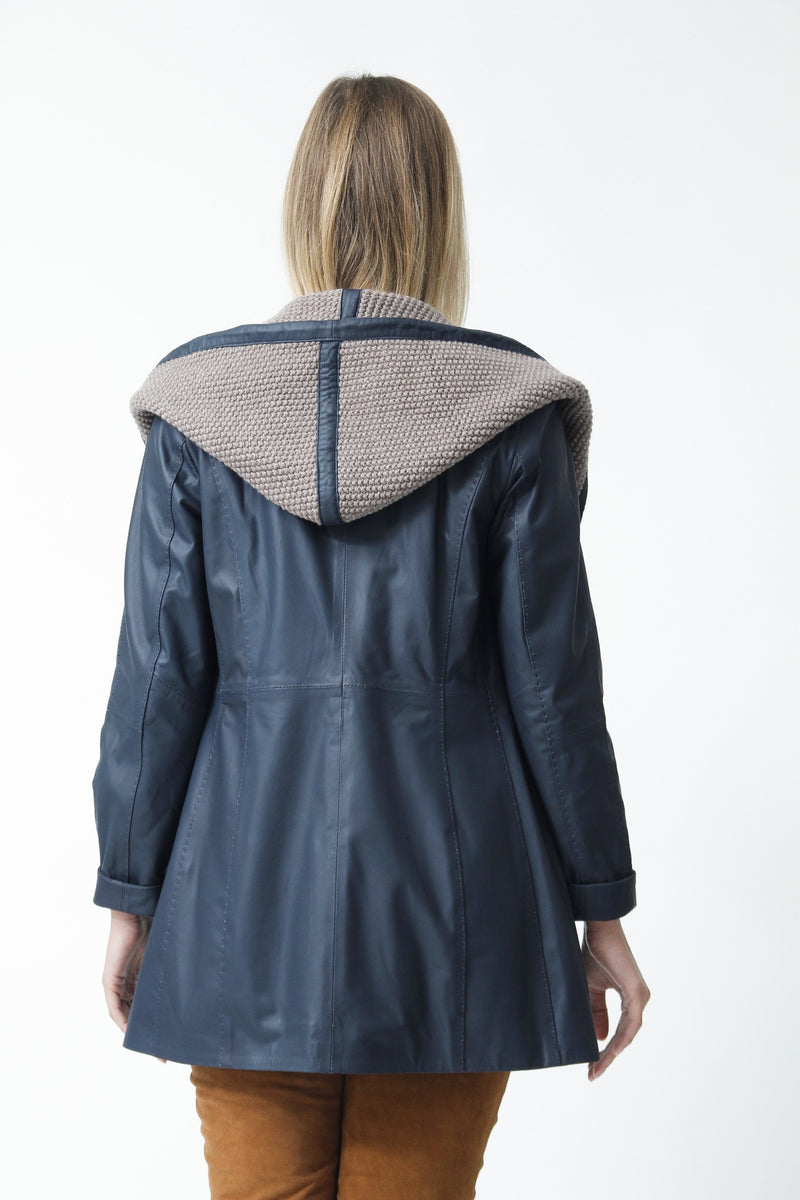 Damen Lederjacke tailliert in Lammnappa blau/beige mit Kapuze gestrickt