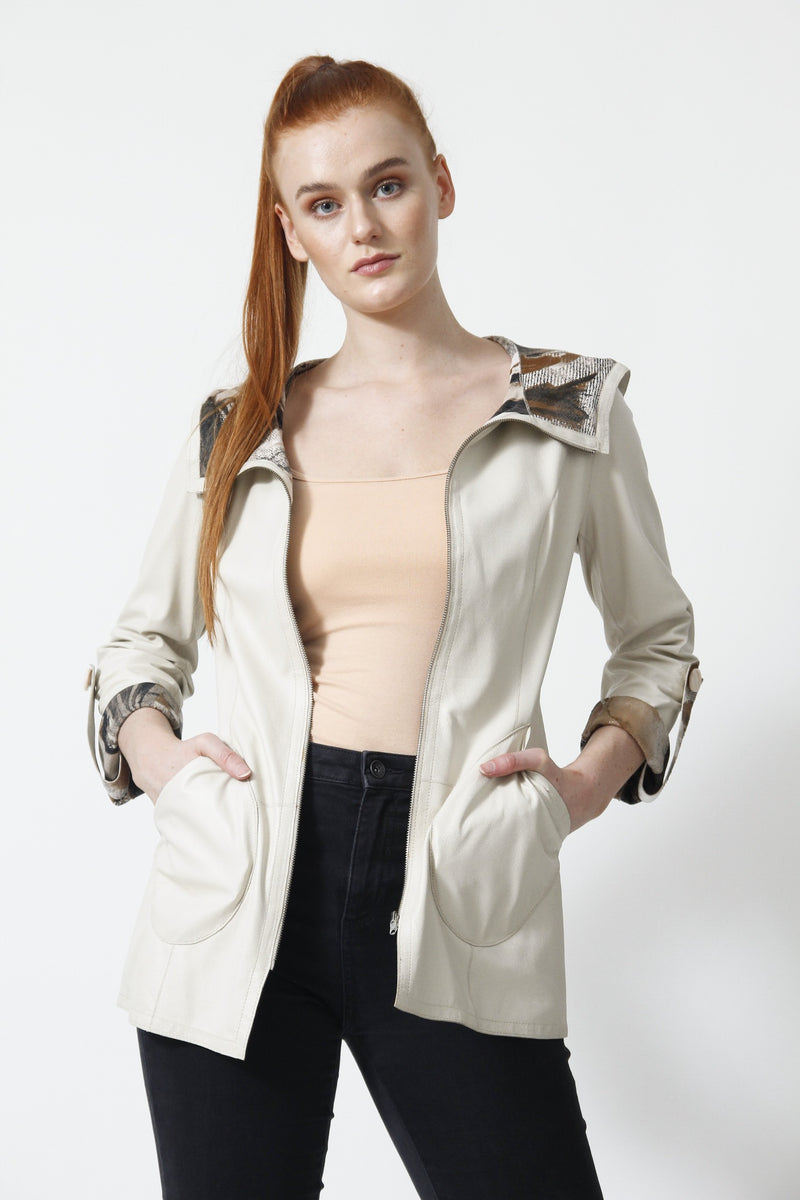 ausgefallene Damen Wendejacke aus Ziegenleder beige oder Printseite mit Kapuze 