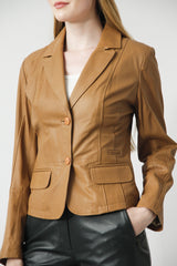 Zweiknopf Damen Lederblazer in Cognac aus Lammnappa tailliert 