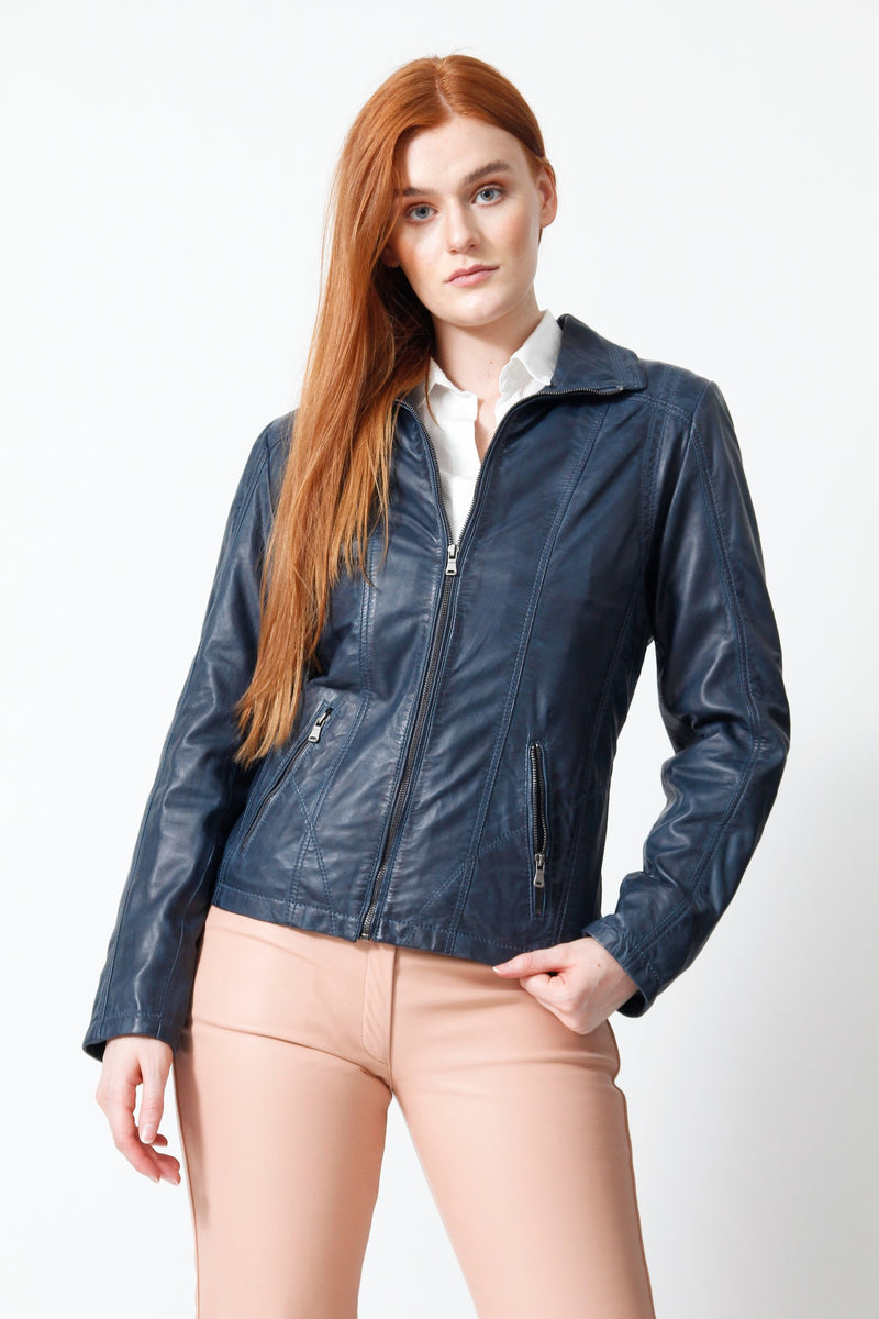 Kurze sportliche Lederjacke aus Lammnappa in Navy Blue tailiert