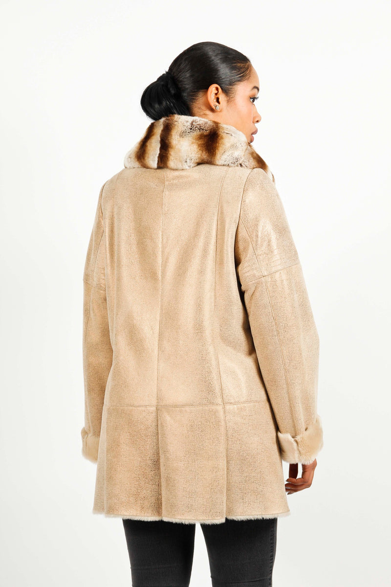 Lange Damenlammfelljacke spanisch Entrefino Lamm Beige mit Rex-Kanin Kragen